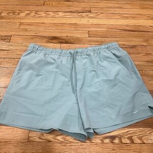 Nike Men's Training Shorts in Light Sage